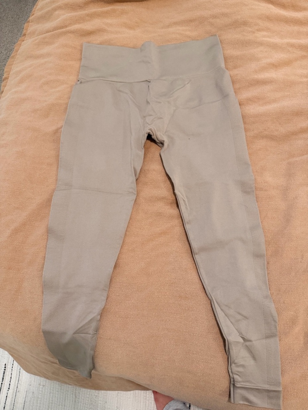 SET ACTIVE Seamless High-Waist Leggings in Taupe